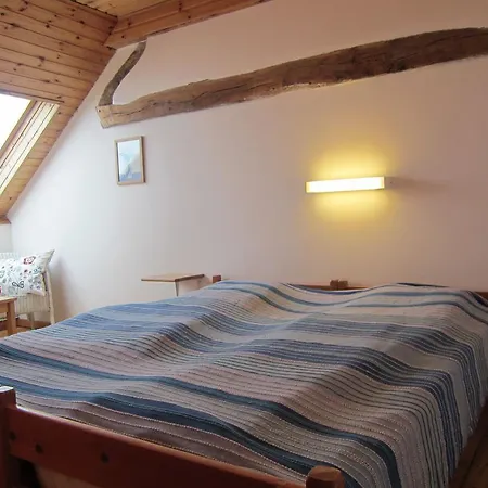 Beautiful Farmhouse In Longchamps With Garden Bertogne